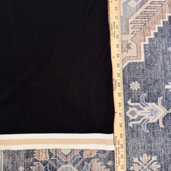 House of Harlow 1960 Black Ribbed Skirt Women’s Size Small - Picture 9 of 9